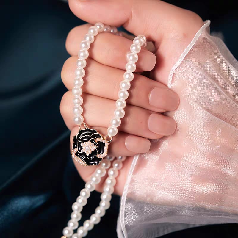 Pearl Beaded Black Flower Pendant - Necklace