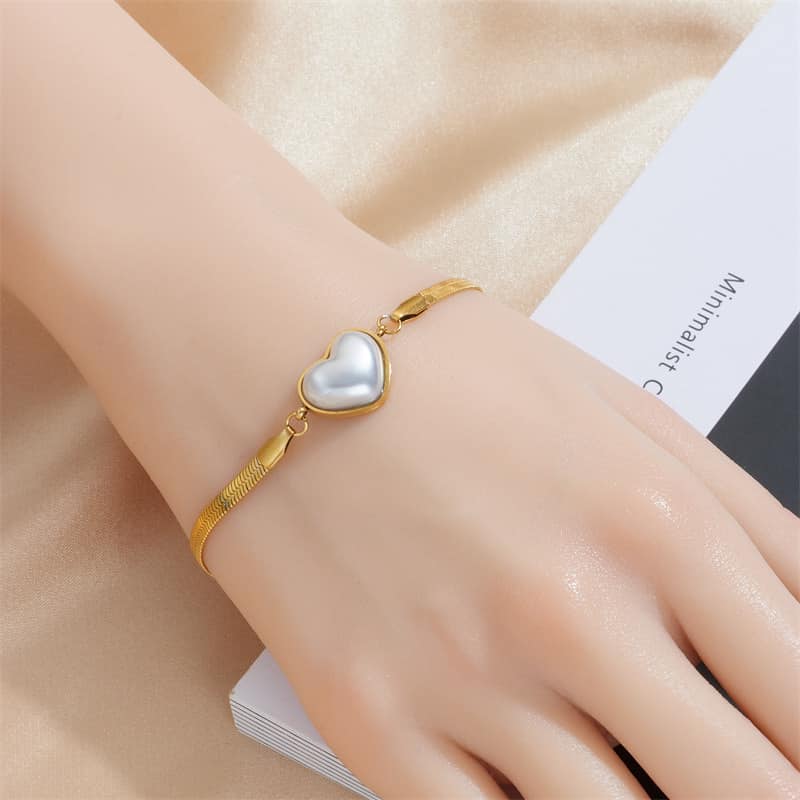 White Stone Heart - Bracelet
