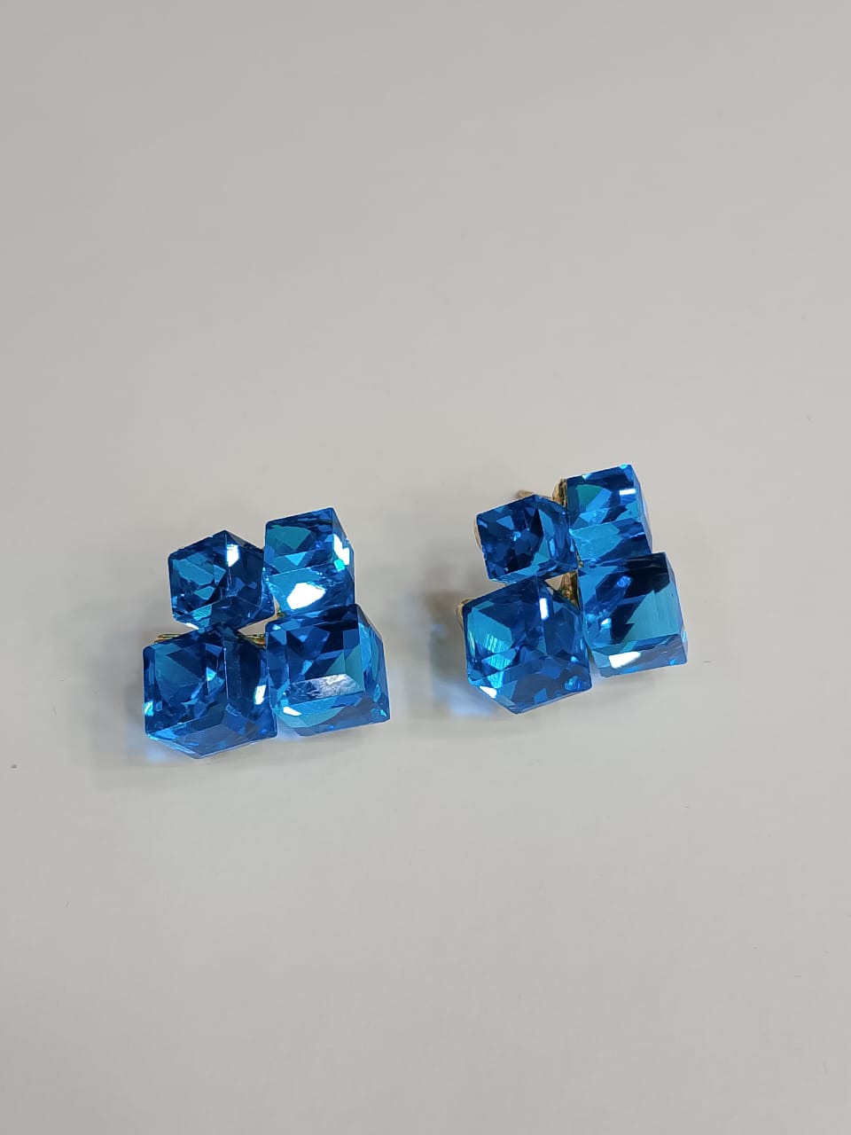 Sparkling Crystal Cube - Earrings