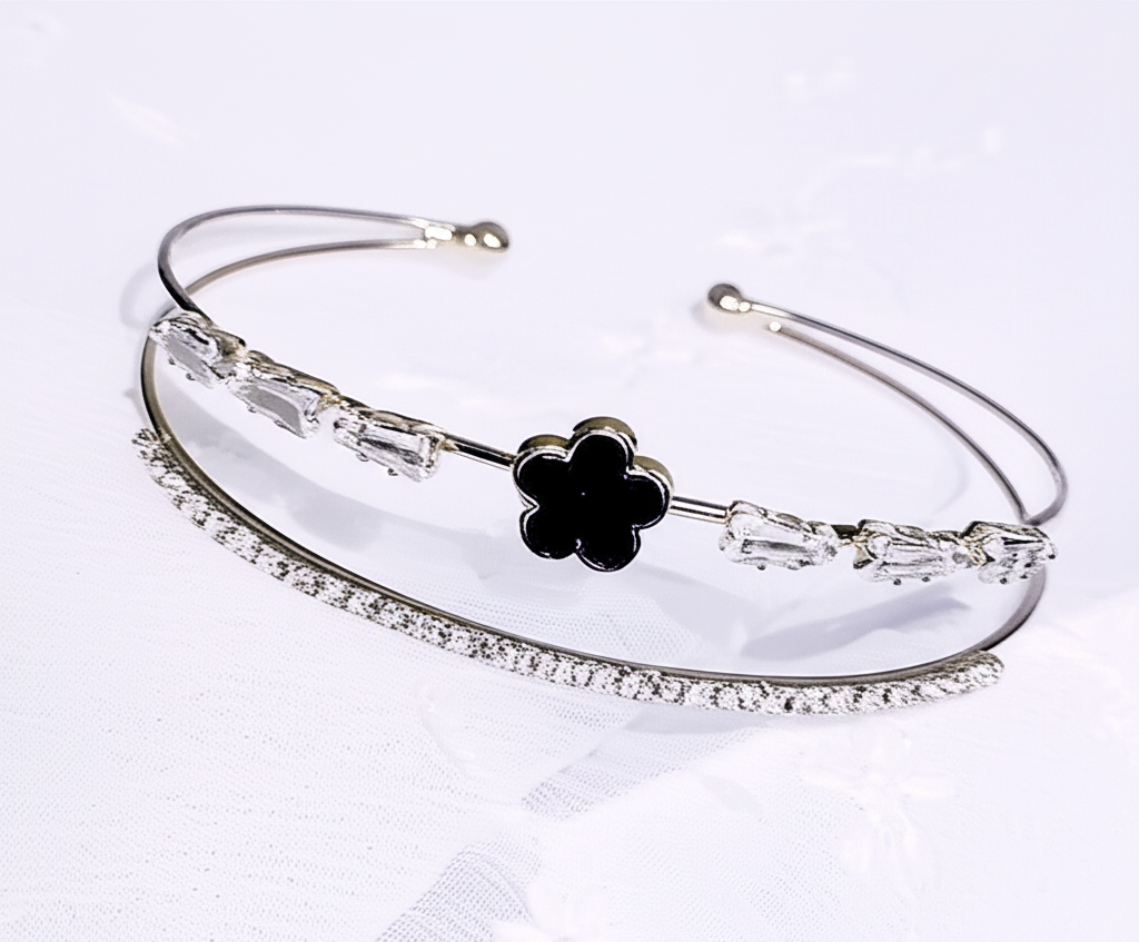 Classy Handcuff Style 2 - Bracelet