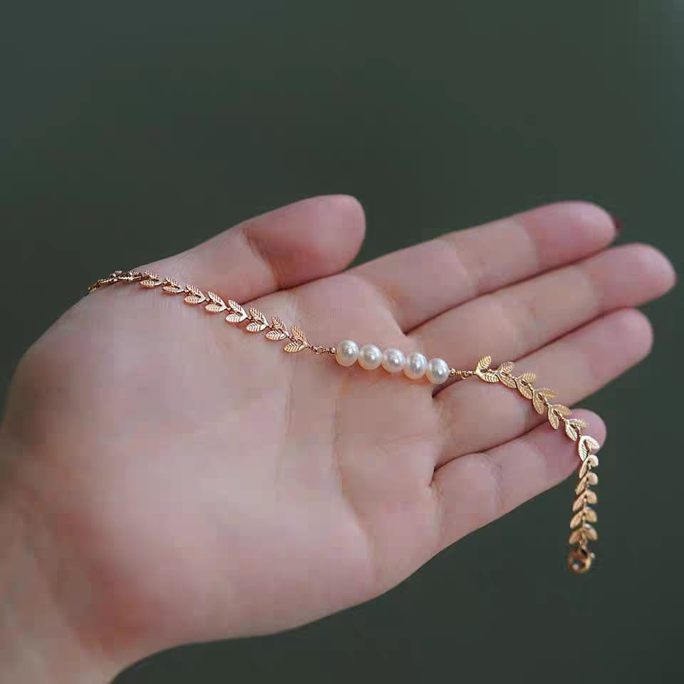 Gold Leaf and Pearl - Bracelet