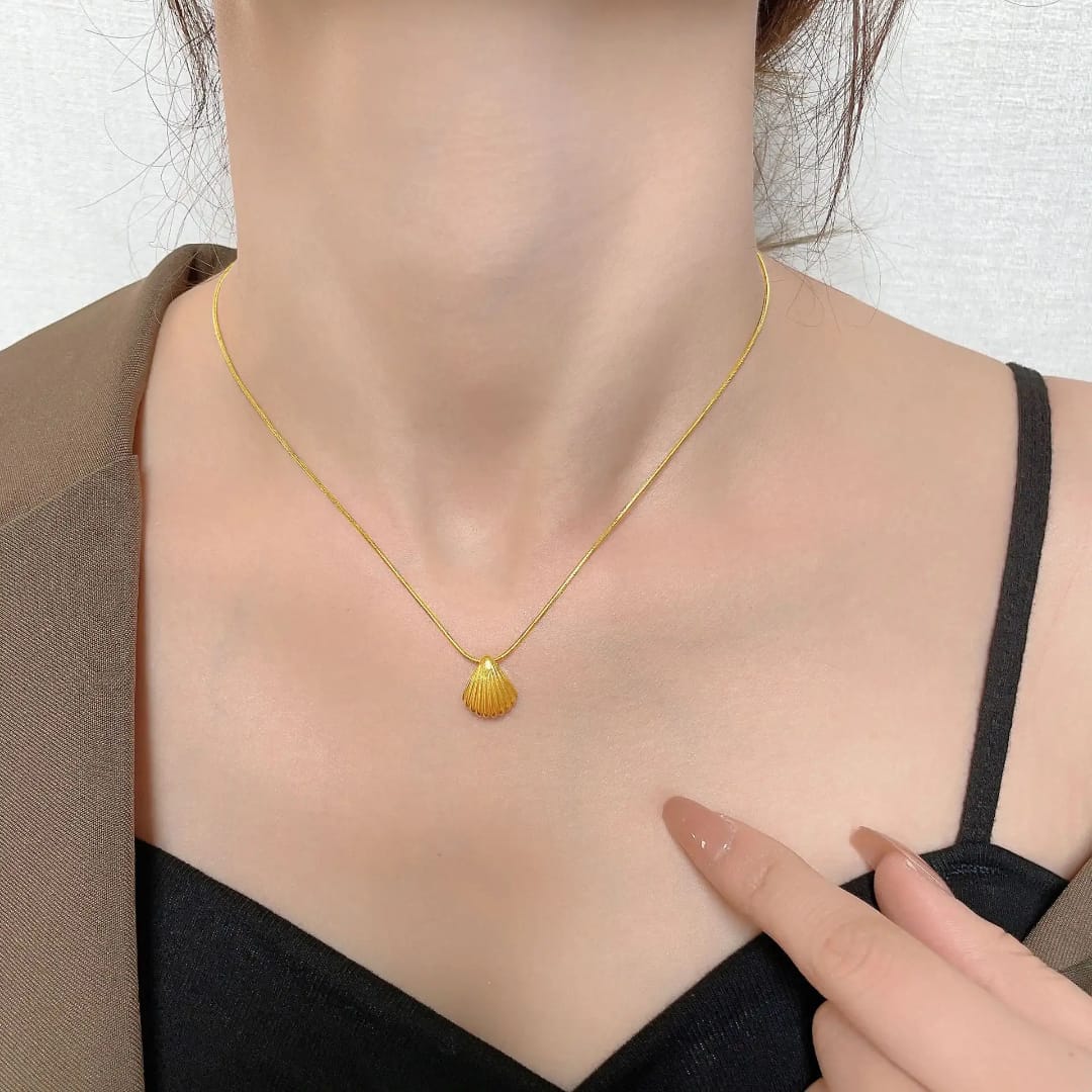 Metal Shell Pendant - Necklace