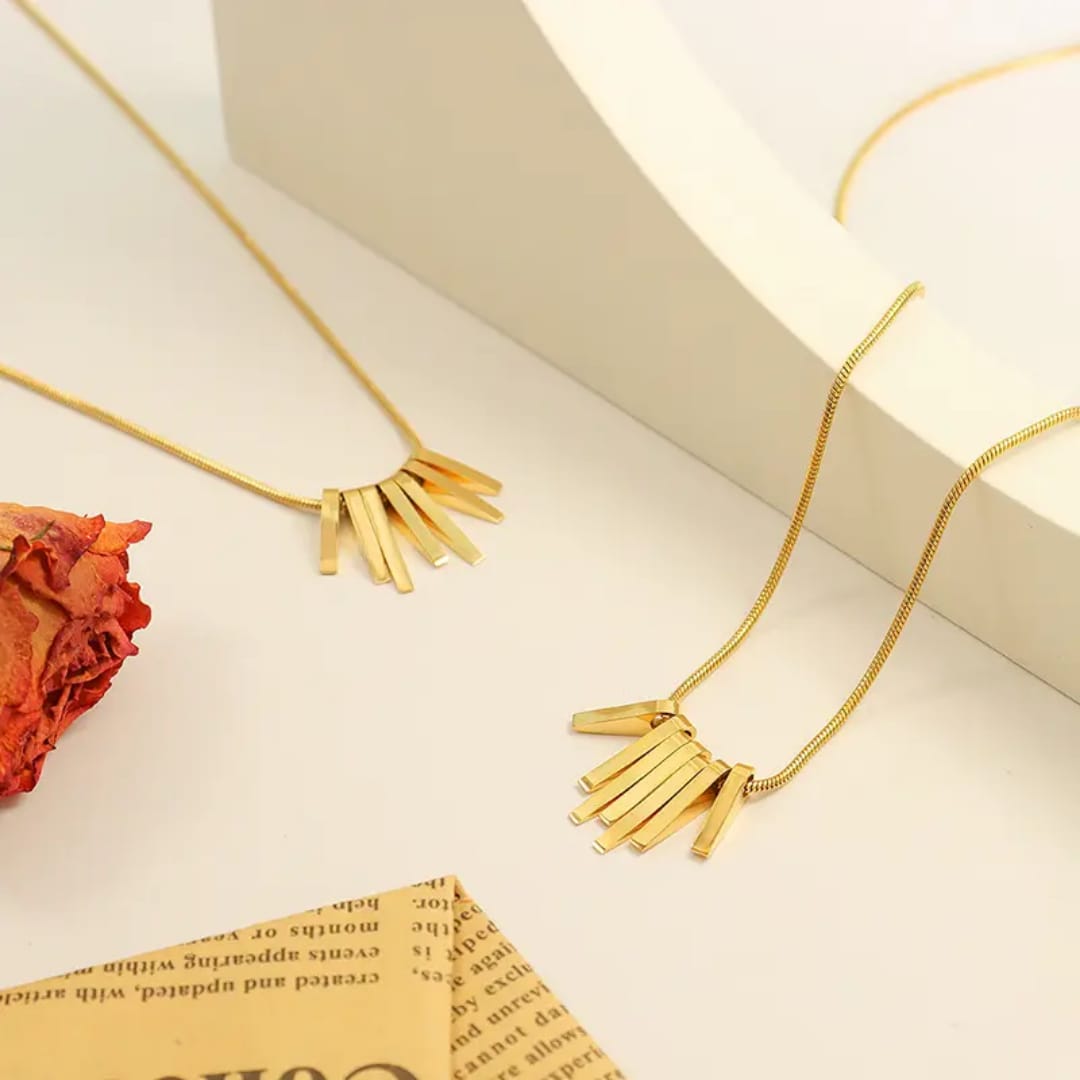 Radiant Rays Pendant - Necklace