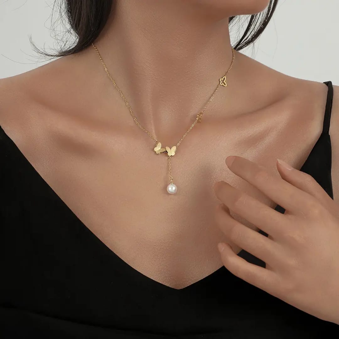 Sparkling Butterfly Pendant - Necklace
