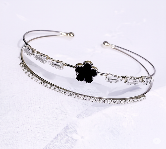 Classy Handcuff Style 2 - Bracelet