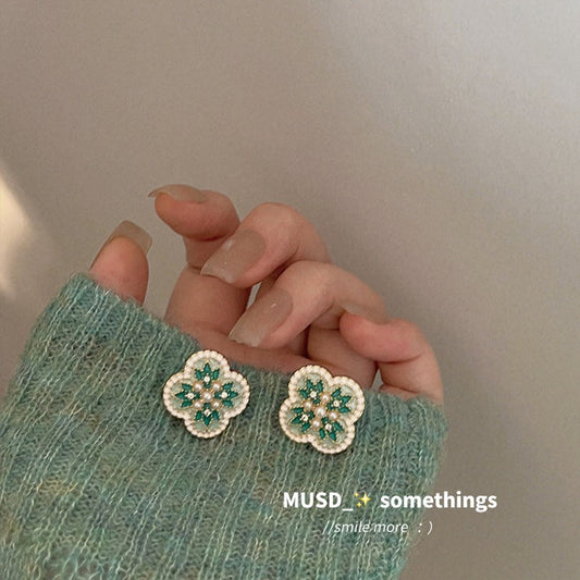 Pearly Flower - Earring