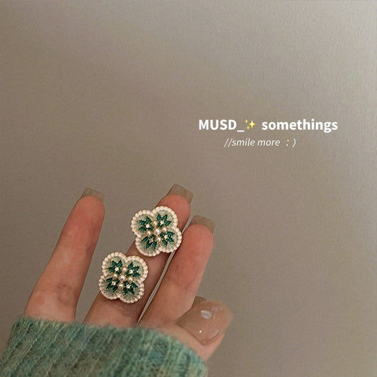 Pearly Flower - Earring