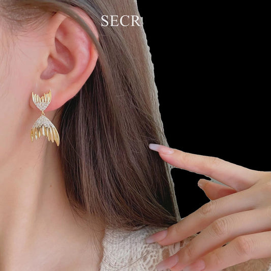 Fish Tail Golden - Earrings