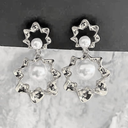 Melting Circular Pearl - Earrings