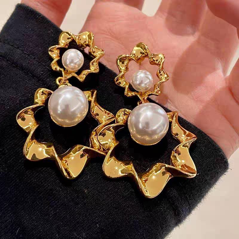 Melting Circular Pearl - Earrings