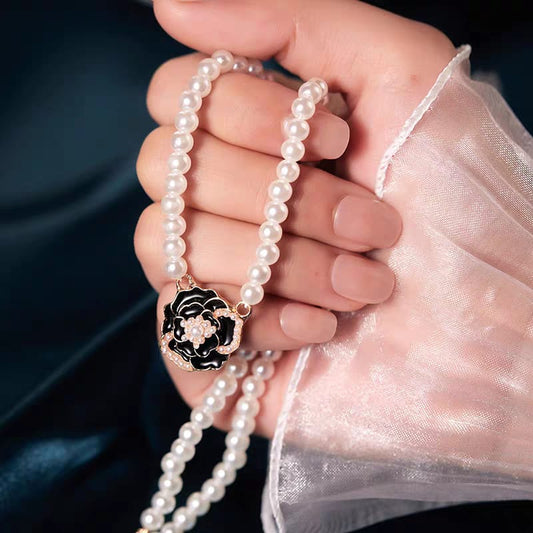 Pearl Beaded Black Flower Pendant - Necklace