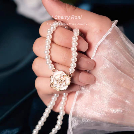 Pearl Beaded White Flower Pendant - Necklace