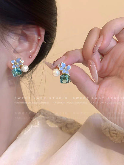 Crystal Sugar Flower Stud - Earrings