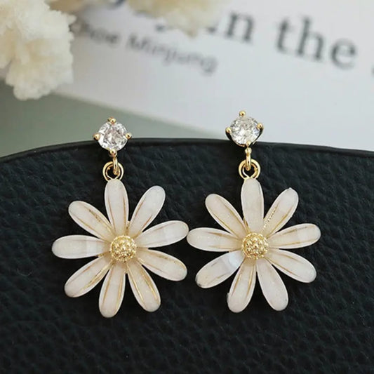 Daisy Flower Drop - Earrings