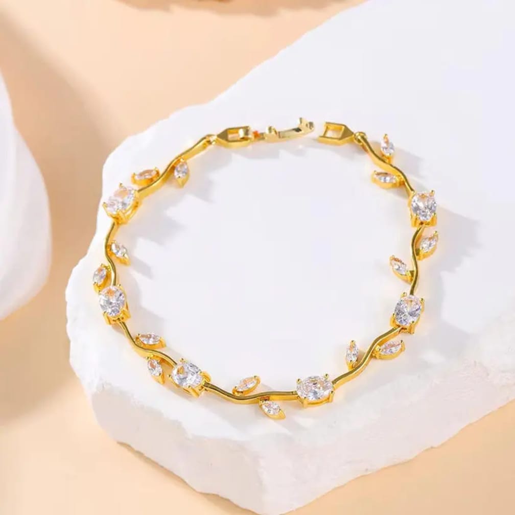 Elegant Golden Tulip - Bracelet