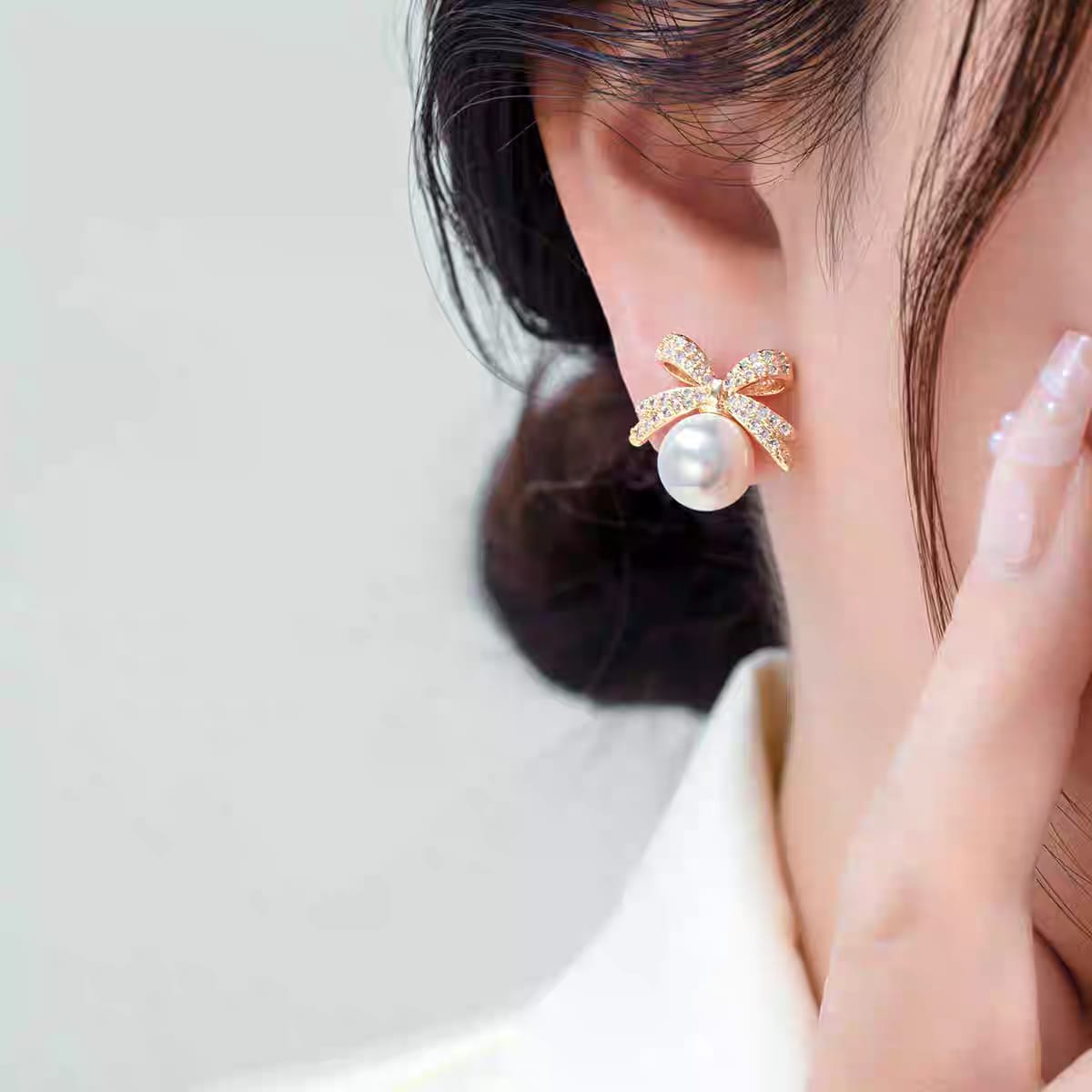Bow-knot Pearl - Earrings, Trendy tarnish-free earrings by The Leather Jewel.