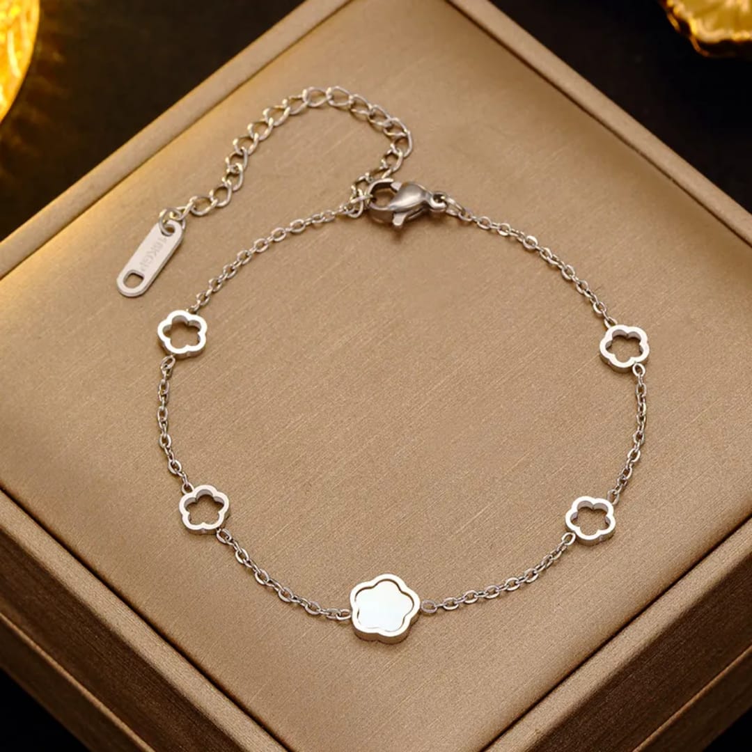 Five Leaf Shell Flower - Bracelet