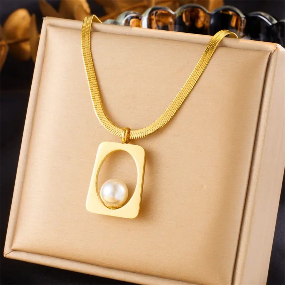 Gold Geometric Pearl - Necklace, Tarnish free jewelry by the leather jewel