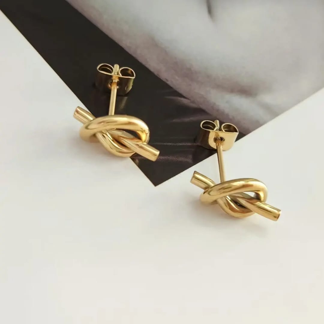 Line Knotted Stud - Earrings