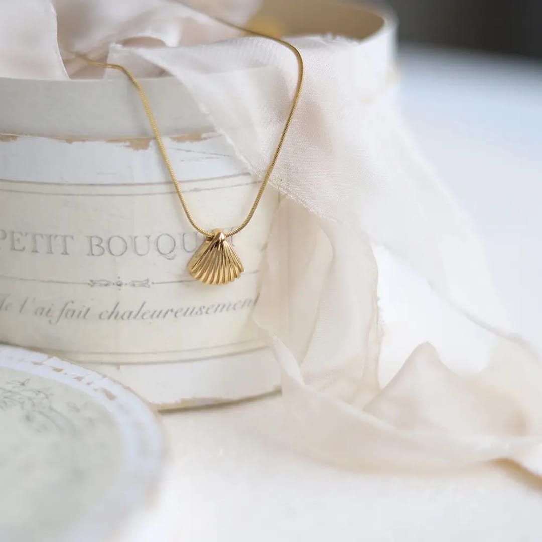 Metal Shell Pendant - Necklace