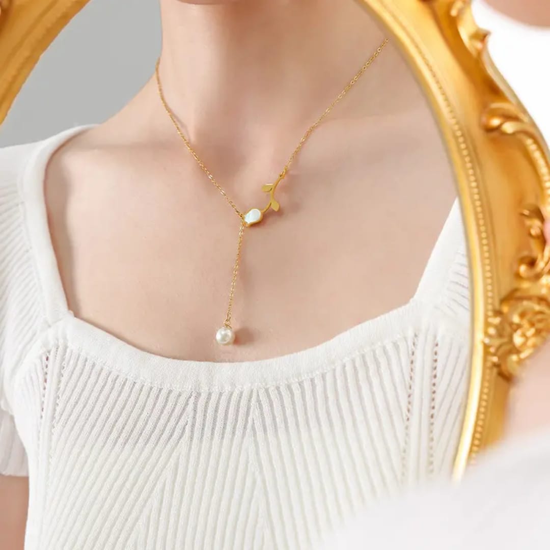 Tulip Pearl Pendant - Necklace