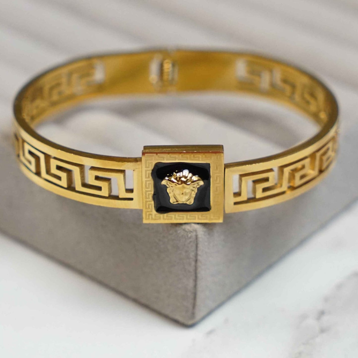 Unique Cubic Design - Bracelet